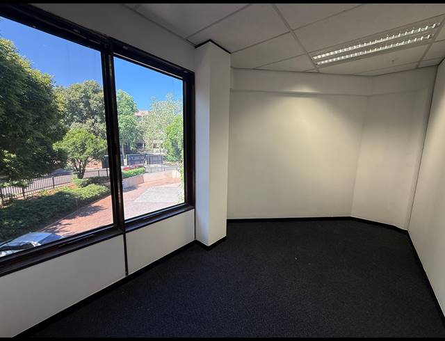 224M² OFFICE TO LET IN PARKTOWN